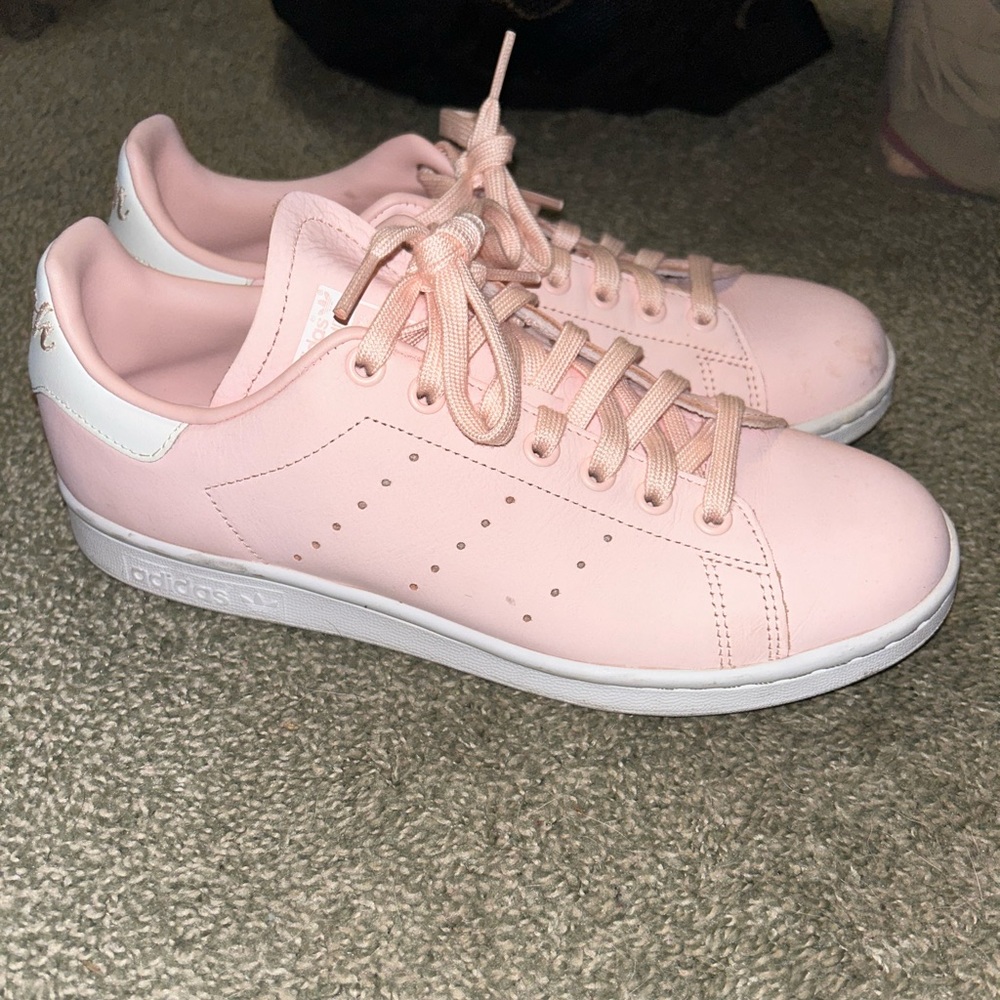 Light pink adidas Stan Smith!